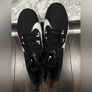 Nike Vapors Men's Black and White Cleats New